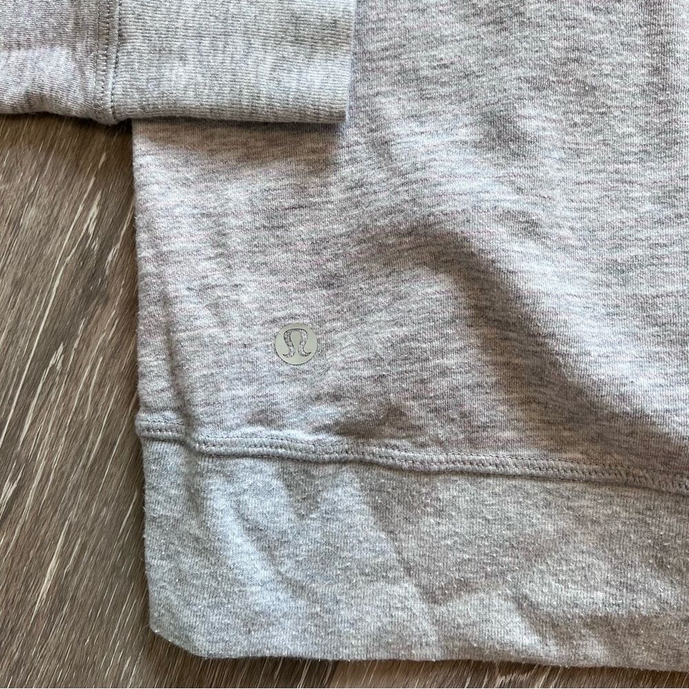 Lululemon in a cinch pullover - Picture 6 of 6